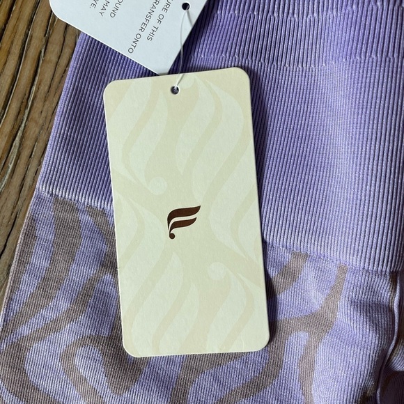 Fabletics High-Waisted Seamless Legging NWT - Picture 4 of 6